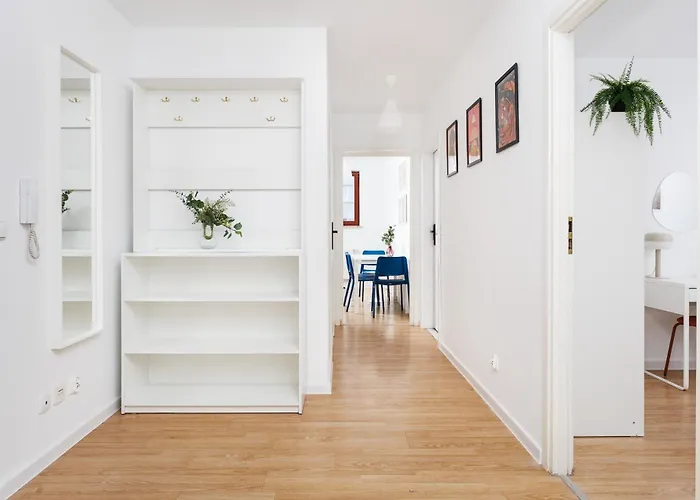 Pretty 4 Bedroom Apartment X Parking Spot X City Center - By Upstairs
